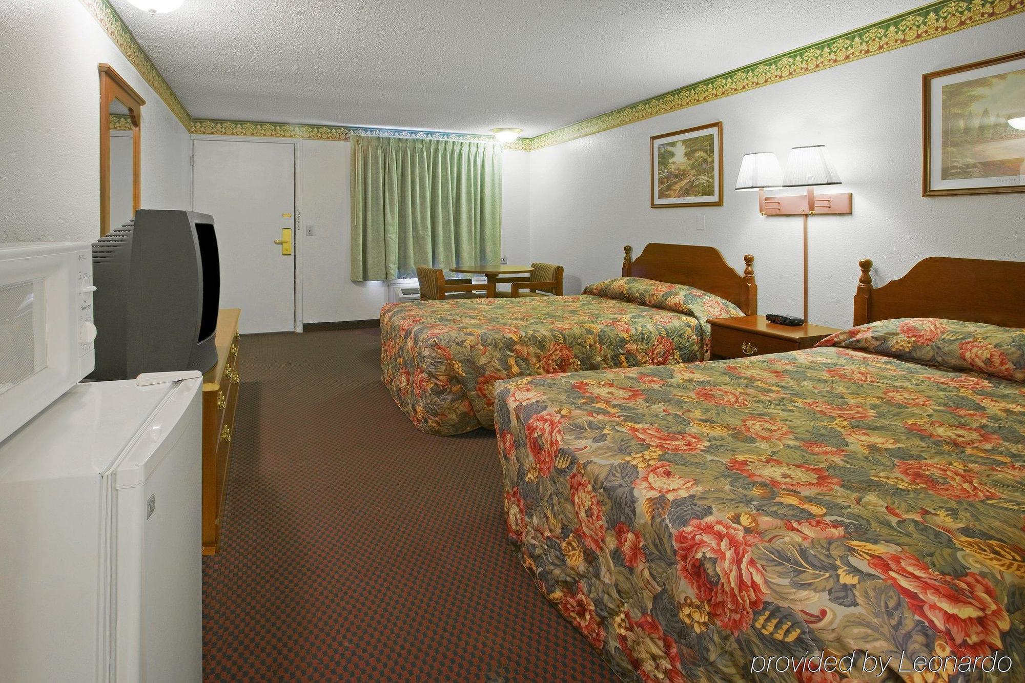 Fairbridge Inn Express ميريلفيل الغرفة الصورة